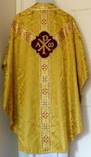 Gold Gothic Vestment traditional, silk brocade GL004